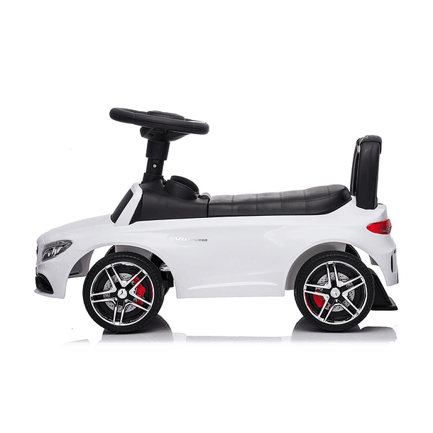 Mercedes AMG C63 Coupé - Branco 3