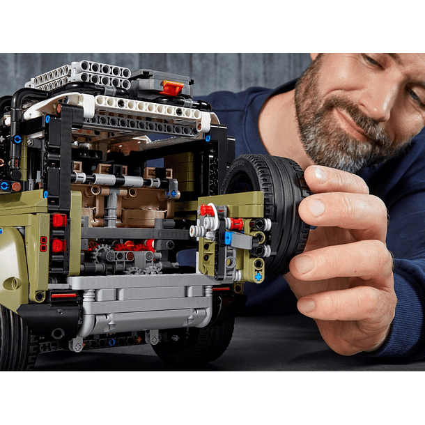 Land Rover Defender 7