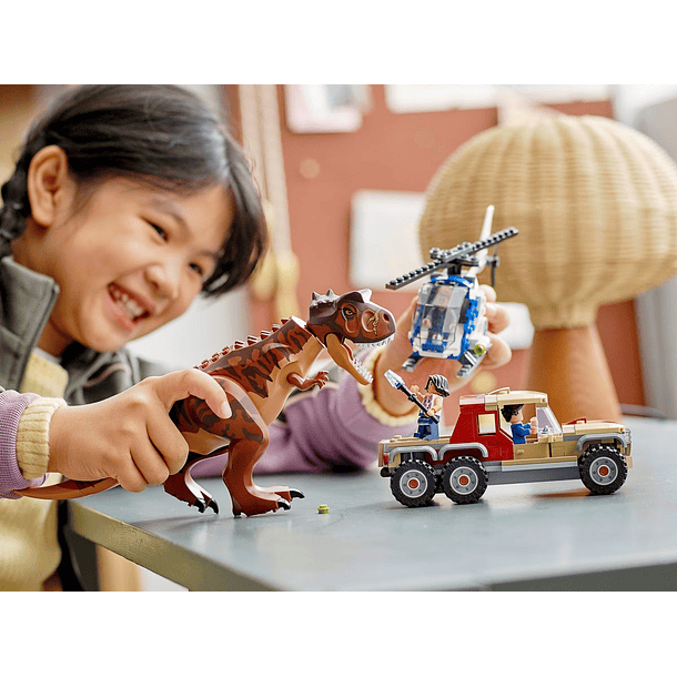 Perseguição do Dinossauro Carnotaurus 5