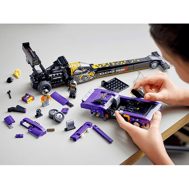 Mopar Dodge SRT Top Fuel Dragster e 1970 Dodge Challenger TA 5