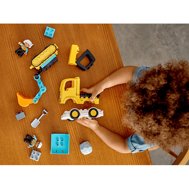 Camião e Escavadora de Lagartas 3