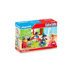 Crianças com Disfarces