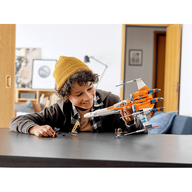 O X-Wing Fighter de Poe Dameron 4