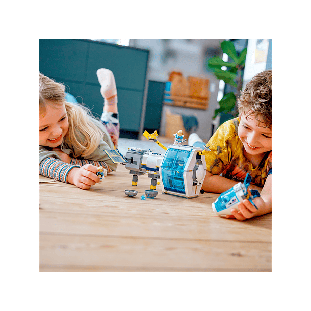 Estação Espacial Lunar 4