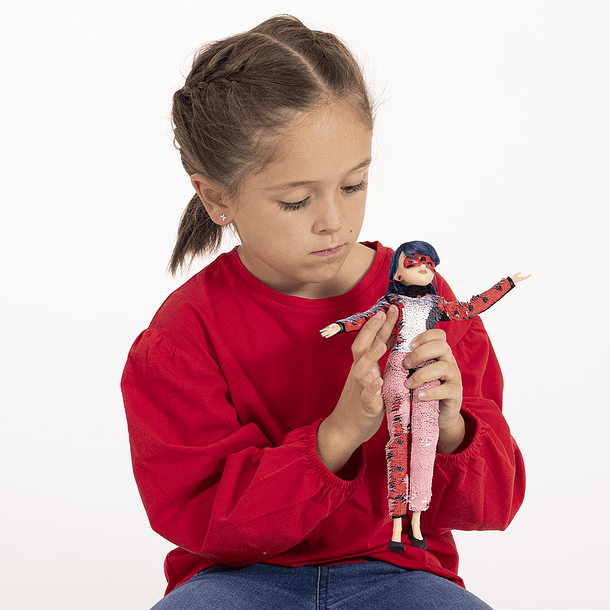 Boneca Ladybug Transformável 4