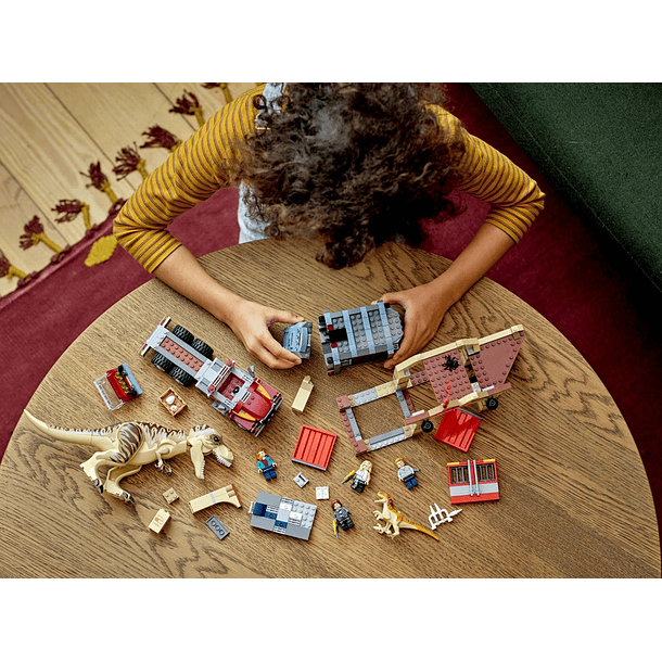 Fuga dos Dinossauros Atrociraptor e T-Rex 4