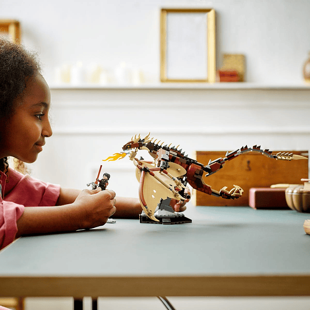 O Dragão Húngaro de Cauda de Chifre 5