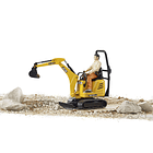 Micro Escavadora JCB 8010 CTS com Trabalhador 4