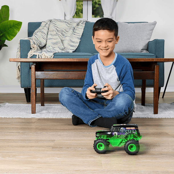 Monster Jam - Grave Digger RC 4