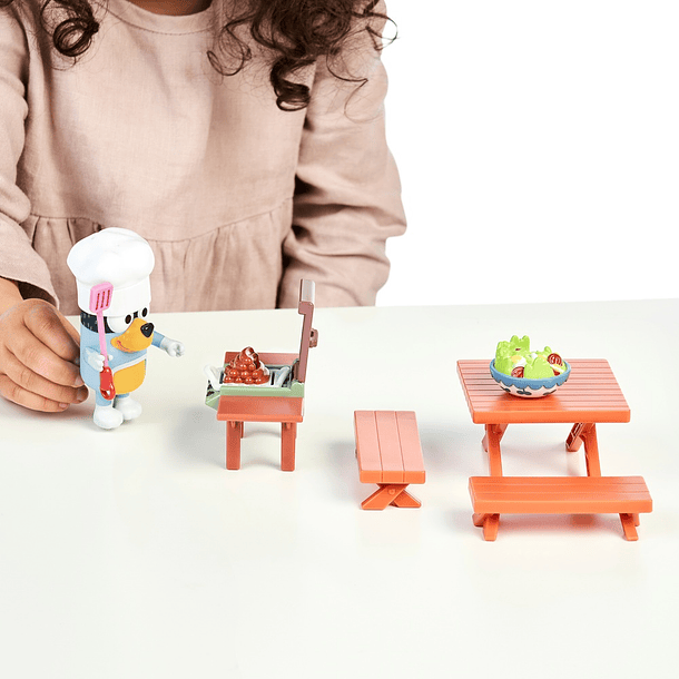 Bluey - Mini Playset Family Backyard BBQ 3
