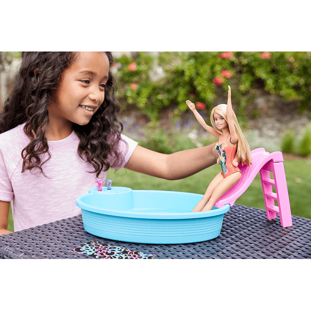 Barbie e a sua Piscina 3