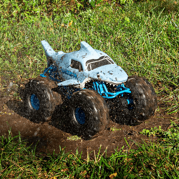 Monster Jam - Megalodon Storm Todo Terreno RC 8