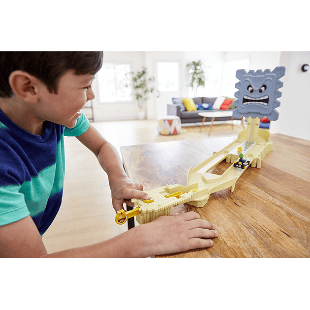 Hot Wheels Mario Kart - Circuito Thwomp Ruins 3