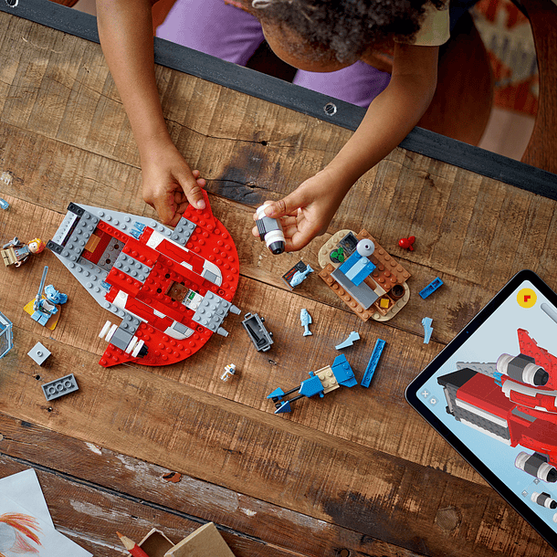  A Crimson Firehawk 4