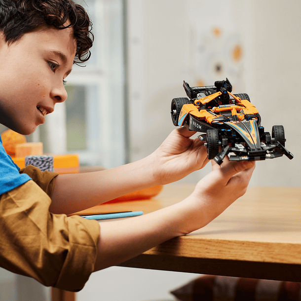 NEOM McLaren Formula E Race Car 7