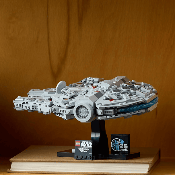  Millennium Falcon 4