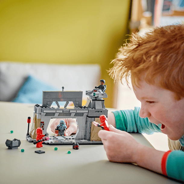 Batalha entre Paz Vizsla e Moff Gideon 6