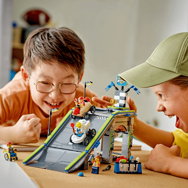 Sem Limites: Pista com Rampa para Carros de Corrida 6