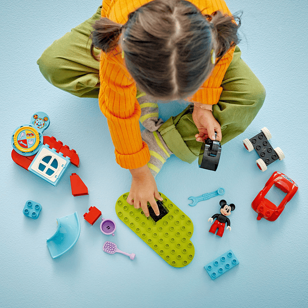 A Casa do Mickey Mouse com Carro 4