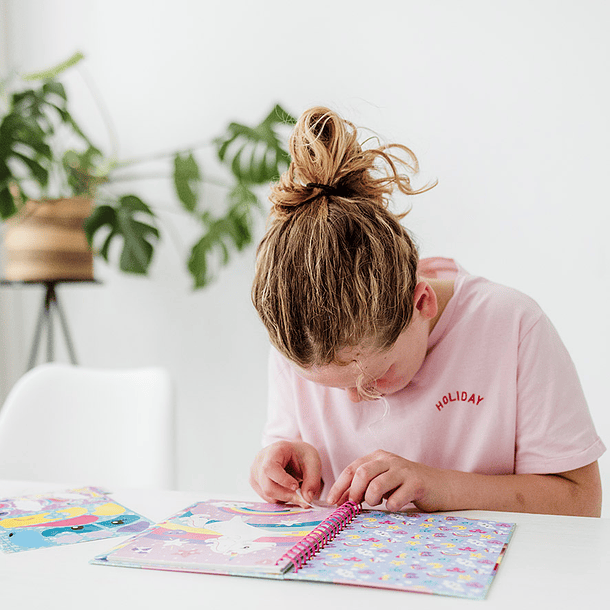 Unicórnio - Caderno Sticker by Number 9