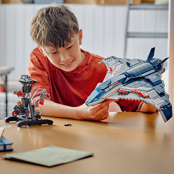 Quinjet de Vingadores: Era de Ultron 8