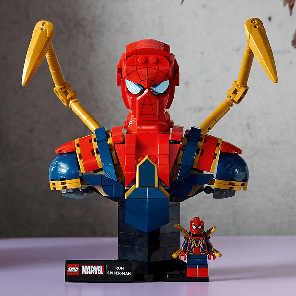 Busto do Iron Spider-Man 4