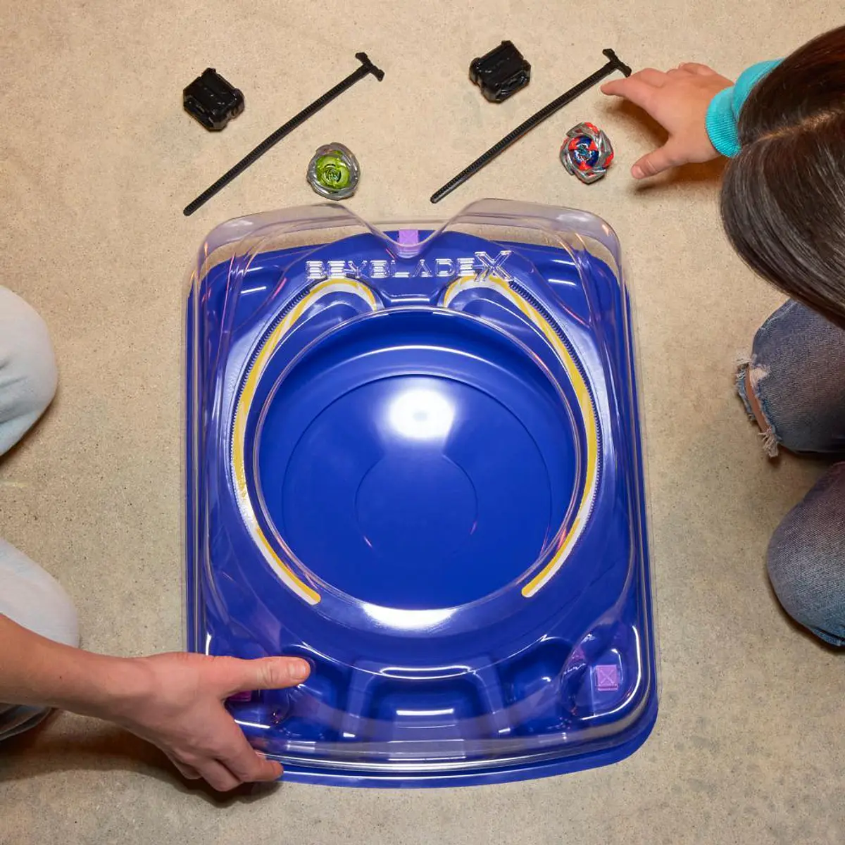 Beyblade X - Arena Drop Attack Battle | Cubos Luminosos