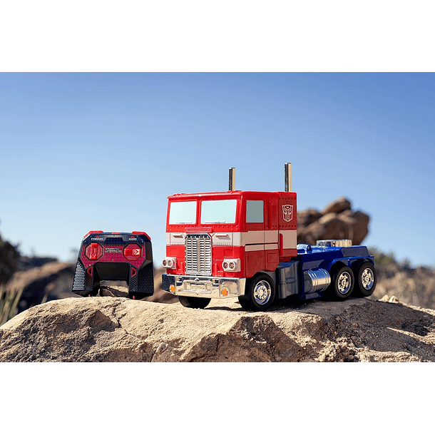 Transformers - Optimus Prime Converting RC 6