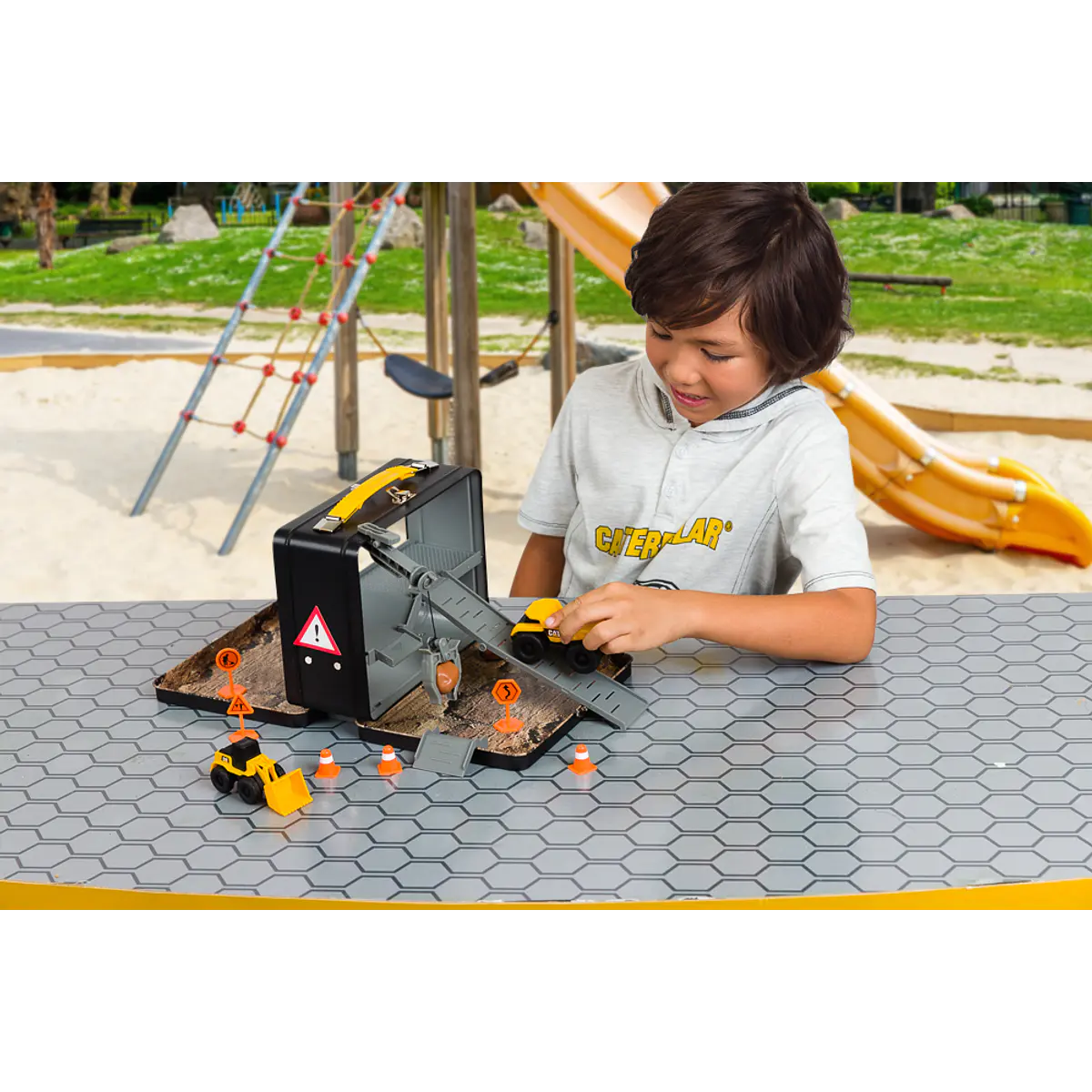 CAT Little Machines - Conjunto com Caixa Metal | Cubos Luminosos