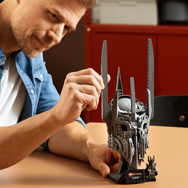 O Senhor dos Anéis: Capacete de Sauron 10