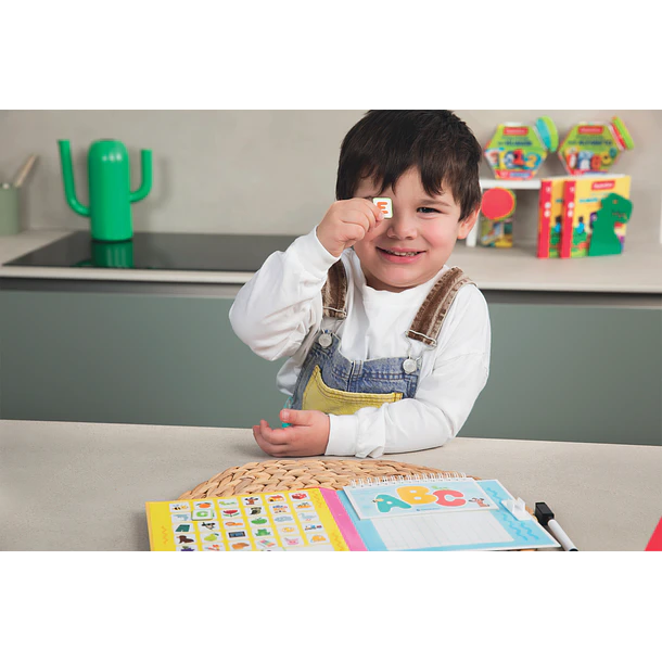 Livro Magnético - Letras e Palavras 4