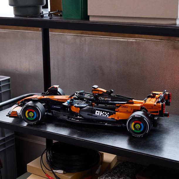 McLaren MCL39 5