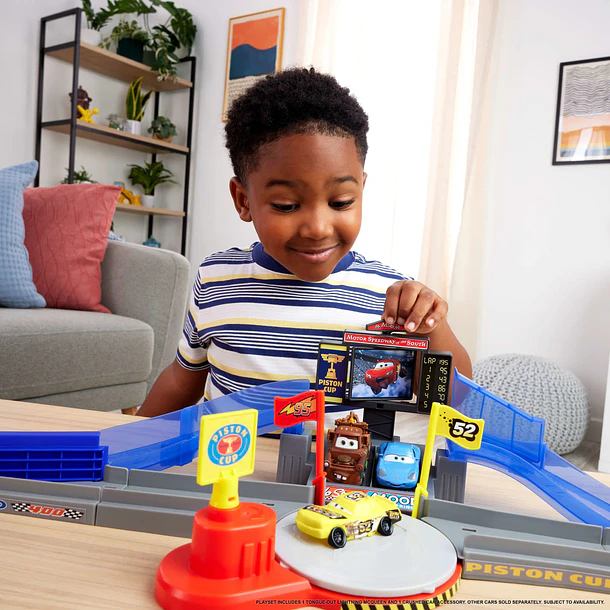 Cars - Piston Cup Stunting Speedway 6