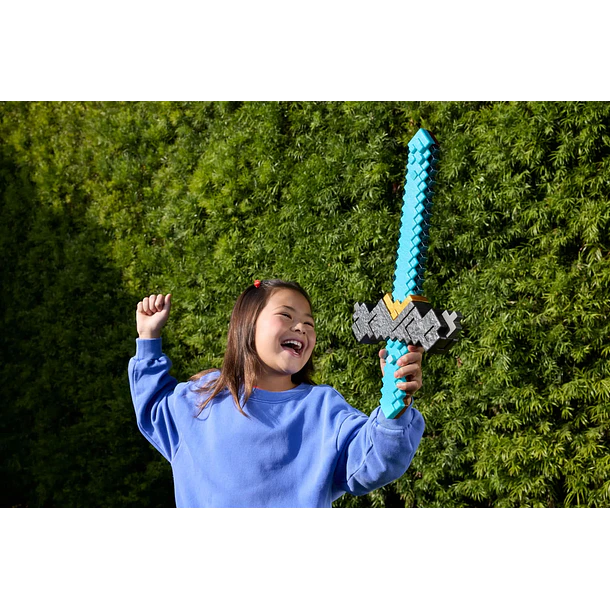 Minecraft Movie - Espada Transformável em Picareta 2 em 1 7