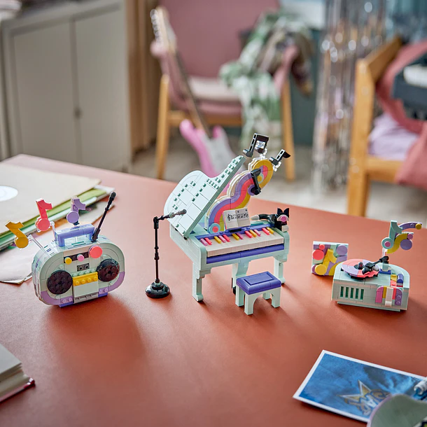 Piano de Decoração Musical com Gato 8