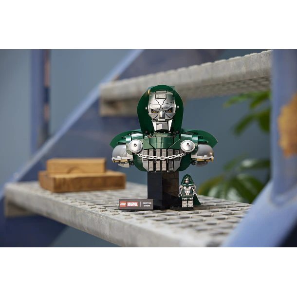 Busto do Doctor Doom 6