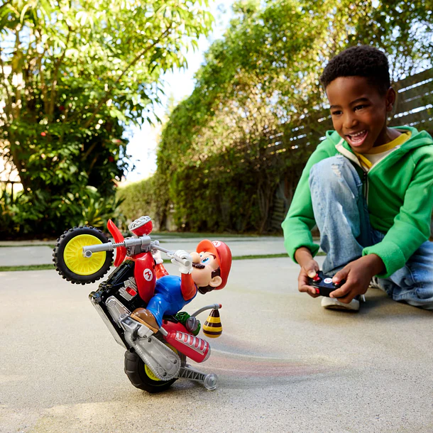 Hot Wheels Mario Galaxy - Mario Wheelie Motocross RC 6