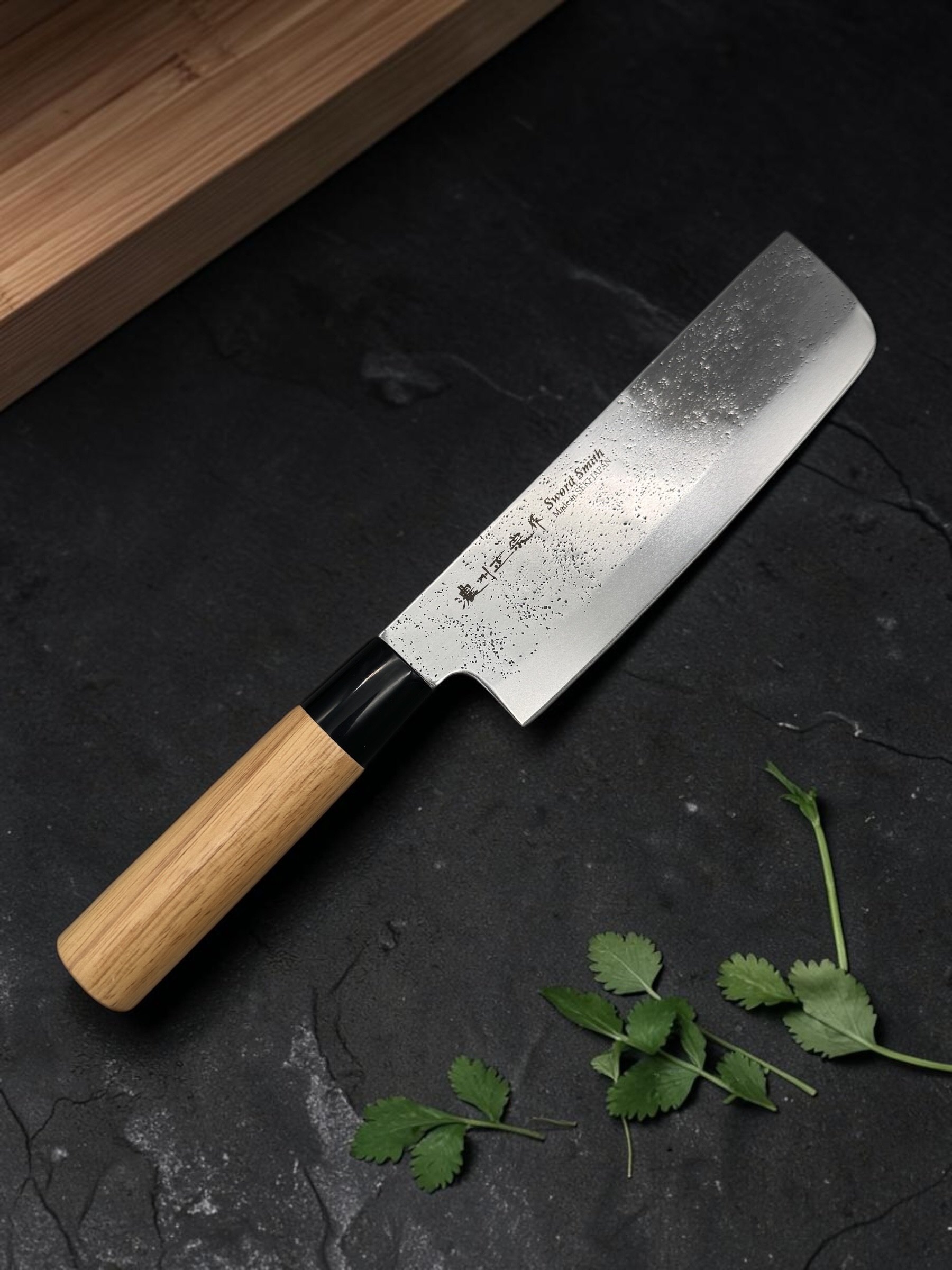 Satake Nashiji Nakiri 16 cm – Precisión vegetal con alma japonesa