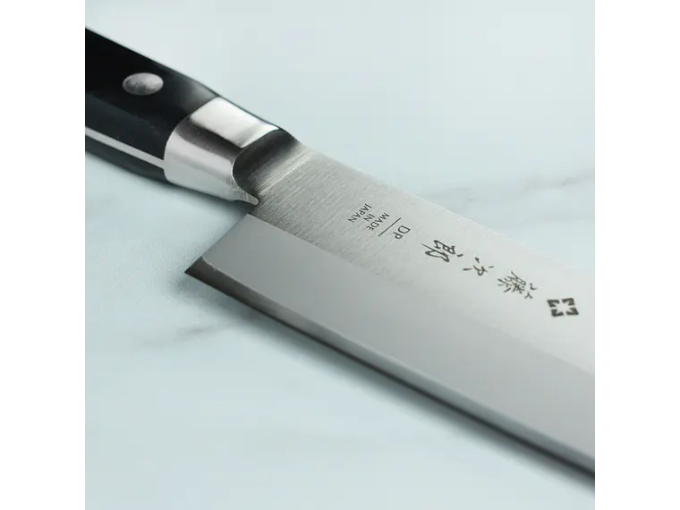 Cuchillo Kiritsuke. Acero VG10. Hoja 210 mm. 3