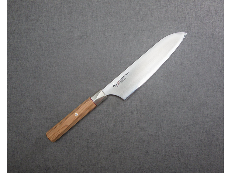 Mcusta Zanmai, cuchillo Santoku hoja 180 mm  1