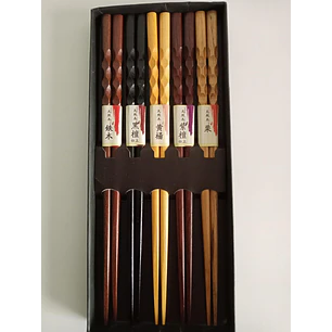 Set de 5 pares de palillos japoneses. Madera. 