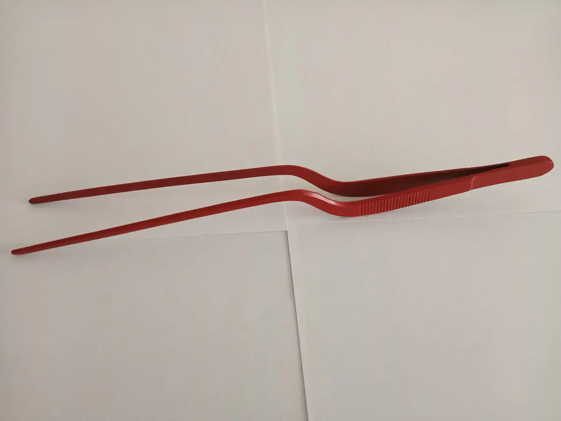 Pinza para Emplatar Modelo Z. Rojo. 20 cm. 1