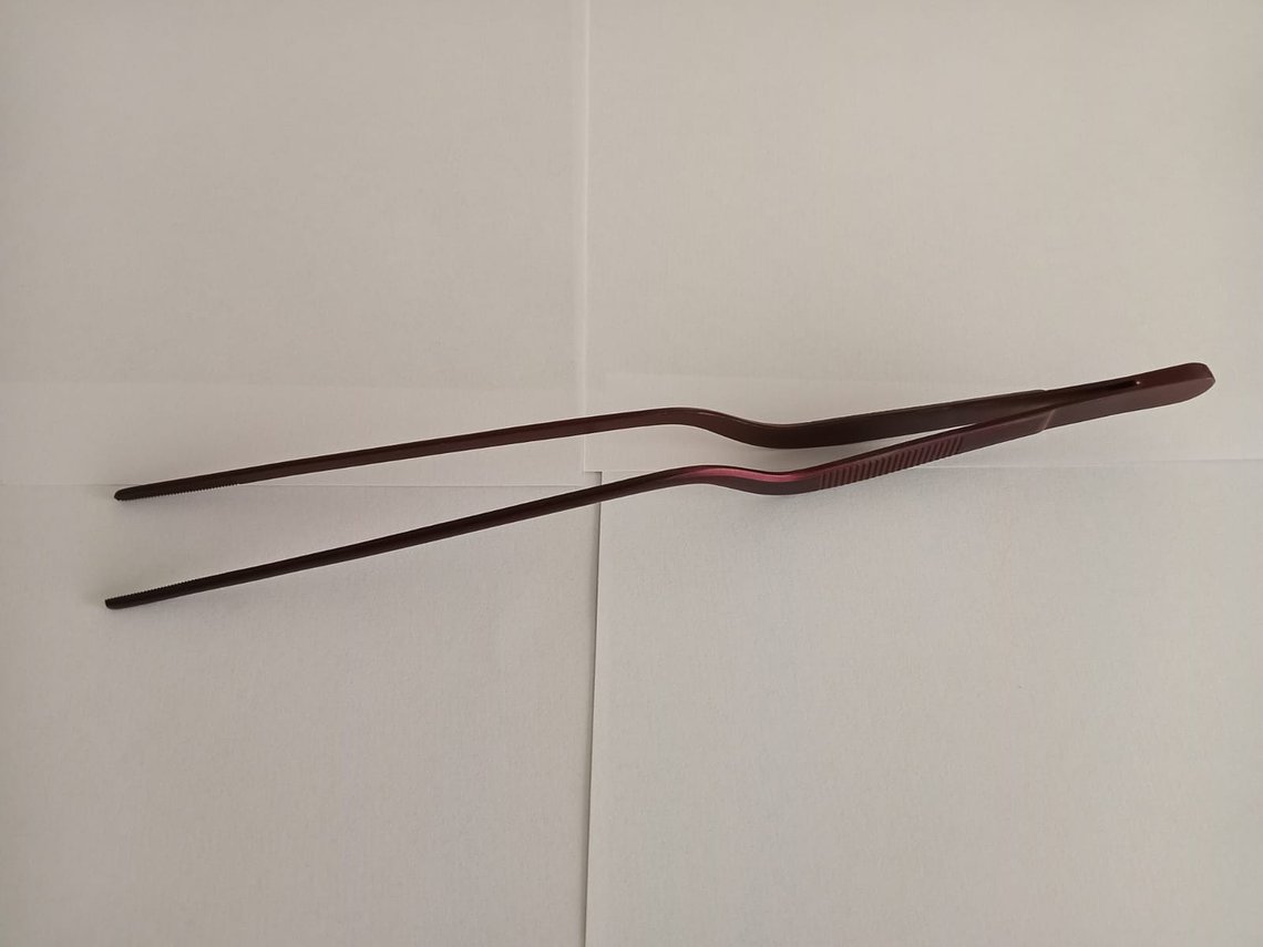 Pinza para Emplatar Modelo Z. Morado. 20 cm. 1