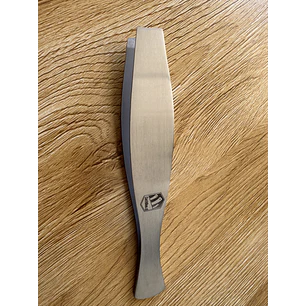 Pinza Saca Espinas. Punta Ancha. 15 cm.