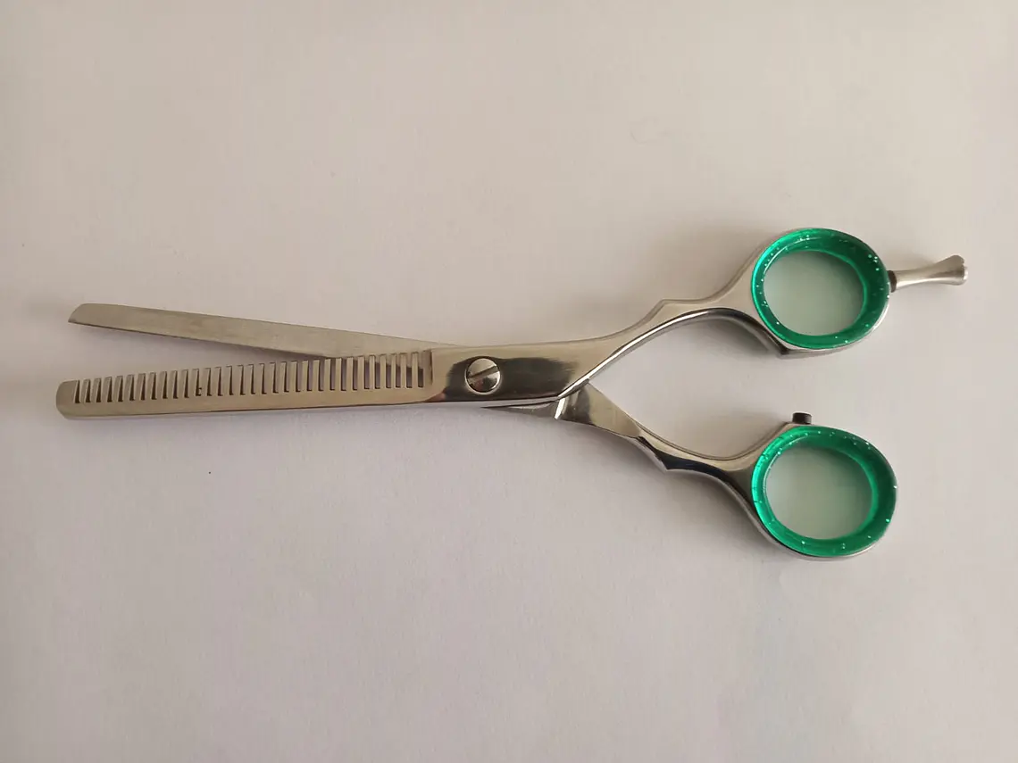 Tijeras de Esculpir. Estilista Profesional. Verde. 6 in. 1
