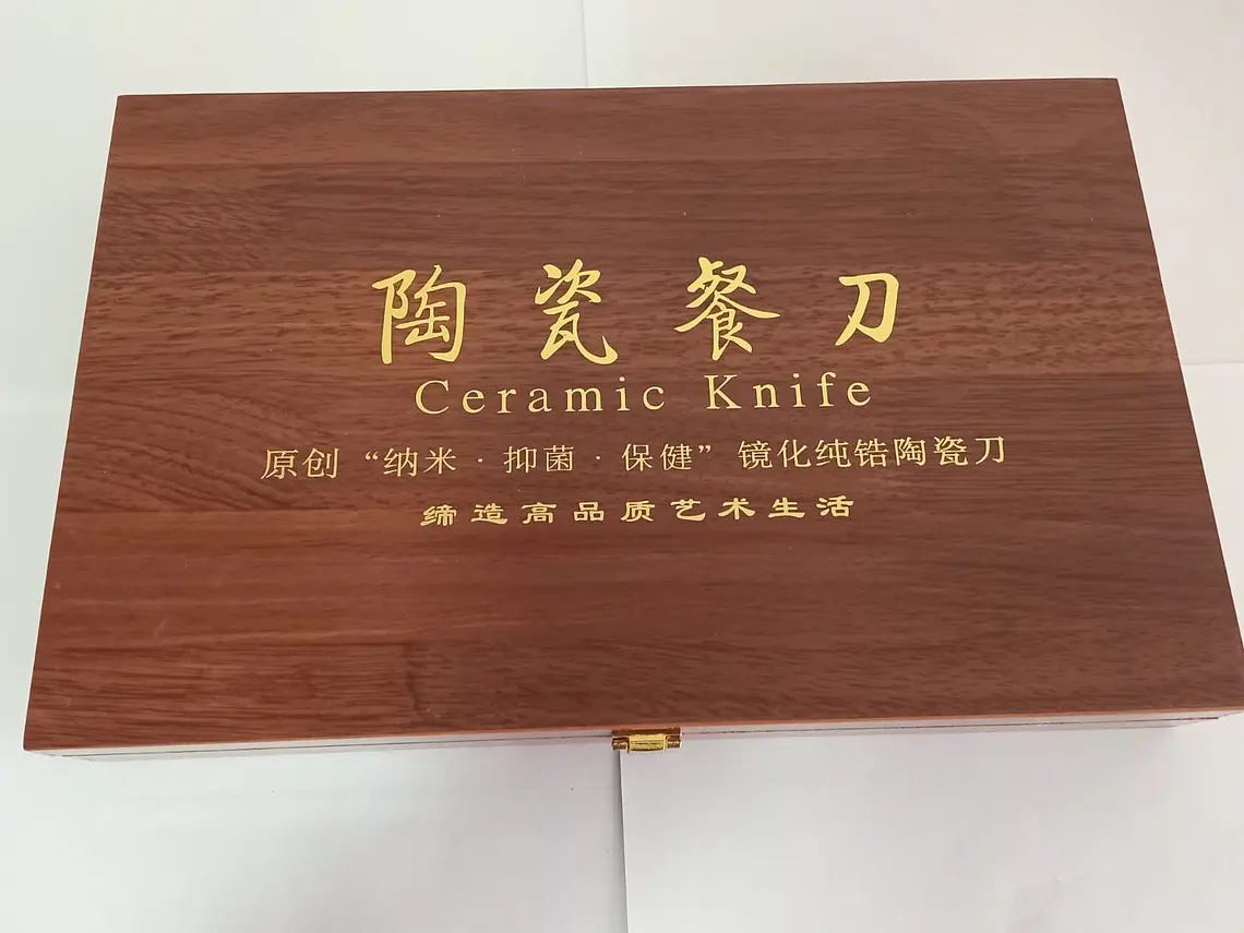 Set 2 cuchillos y pelador de cerámica. Japonés. 2