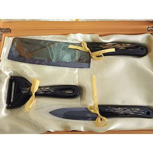 Set 2 cuchillos y pelador de cerámica. Japonés.