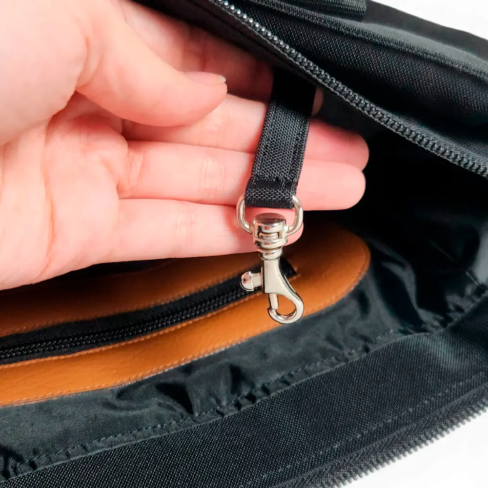 Tote Mykonos • Negro / caramelo