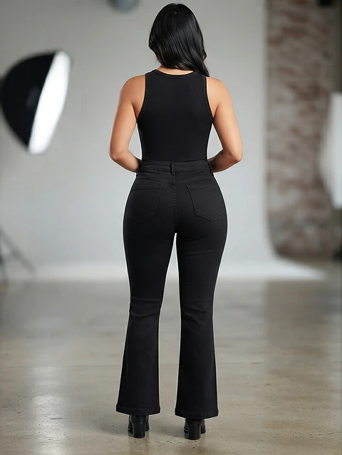 Jeans Flare Acampanado Negro Tiro Alto Elasticado con Push-Up