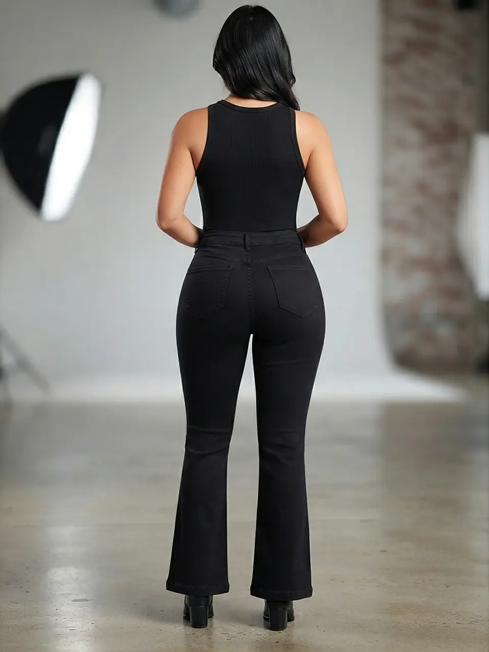Jeans Flare Acampanado Negro Tiro Alto Elasticado con Push-Up 2
